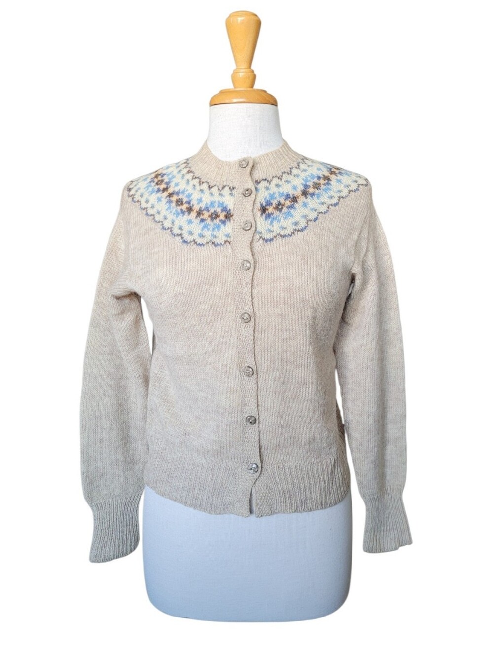 Vintage 100% Shetland Wool Fair Isle Yoke Cardigan Beige With Blue Small